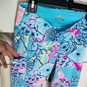 🎀 Lilly Pulitzer Luxletic Capri Pants